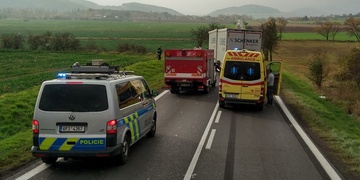 Nehoda kamionu u Přeštic uzavřela silnici