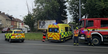 Střet auta s chodcem na Koterovské