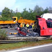 Závažná nehoda právě uzavřela D5 od Rokycan na Plzeň