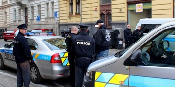 Na demonstraci policisté zajistili muže s revolverem