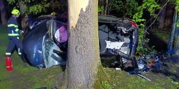 Tragická dopravní nehoda - žena zemřela na místě a dva muži skončili v nemocnici