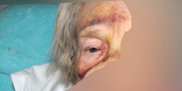 Přepadla, okradla a zbila osmdesátiletou stařenku