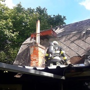V hořícím domě bylo nalezeno lidské tělo