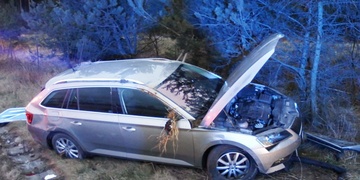 Na dálnici D5 vyletělo vozidlo z vozovky