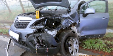 Střet dvou aut zavinila řidička a bobr