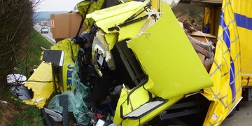 Vážná nehoda kamionů zcela uzavřela dálnici D5 - aktualizace