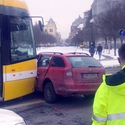 Řidič přehlédl tramvaj