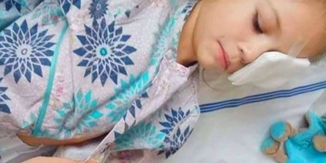 Nová "korektní" verze: Dítě mi ochrnulo a moje maminka přišla o ruku