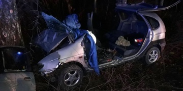 Dítě havarovalo s autem a vážně zranilo dvě děti