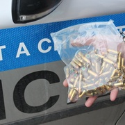 Nemířený, ale přesný zásah policistů: Místo drog nedovolené ozbrojování!