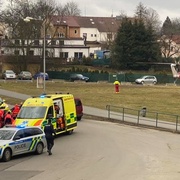 Řidič, kterého oživovali po zástavě srdce, bohužel zemřel v nemocnici