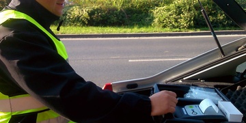 Mladá žena řídila pod vlivem drog