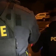 „Ta hlídka policajtů je úplně zfetovaná!“