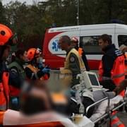 Řidič pod vlivem drog způsobil vážnou dopravní nehodu, na místě přistával vrtulník