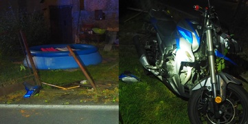 Těžce opilý motorkář projel plotem