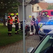 Střet jezdce na elektrokoloběžce s autem