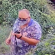 Falešný lékař okradl stařenku - poznáte ho?