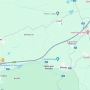 Řidič vozidla Nissan Pathfinder na dálnici vybržďoval a ohrožoval ostatní vozidla