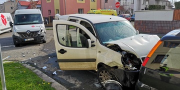 Střet vozů na Slovanech