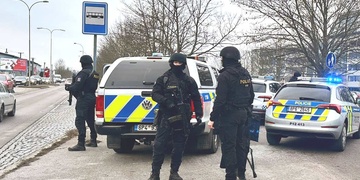 Rozsáhlý policejní zásah na Západočeské univerzitě v Plzni