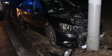 Opilý řidič zranil sebe i přítelkyni