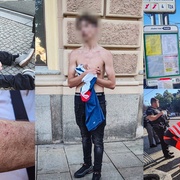 Muže přepadli a zranili na zastávce MHD v centru Plzně