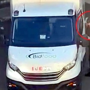 Velmi drzý zloděj se pokusil vykrást dodávku přímo v centru Plzně