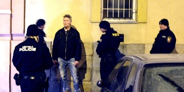 Napadená dívka se ubránila mobilem