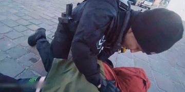 "Až tě potkám v civilu, tak tě bodnu do krku!"