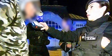 Na nabídku pomoci reagovala žena sprškou nadávek