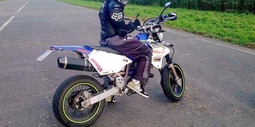 Táta těžce zraněného 16letého motorkáře děkuje zachránci