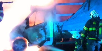 Požár dodávky zastavil provoz na dálnici