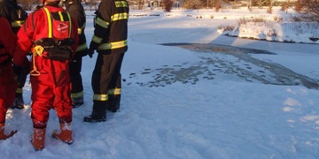 Teprve dvanáctiletý chlapec propadl ledem na rybníku