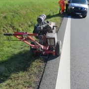 Seniorka srazila autem dělníka a ujela