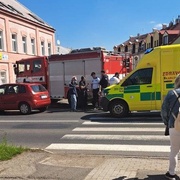 Dvaaosmdesátiletý řidič srazil na přechodu třiaosmdesátiletého chodce - policisté pátrají po svědcích této nehody
