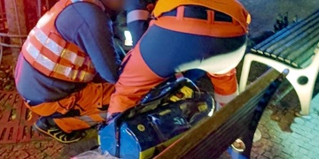 Muži spícímu v mrazu na lavičce se zastavilo srdce