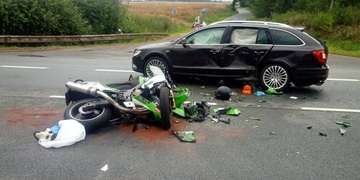 Tragická dopravní nehoda - motorkář zemřel na místě