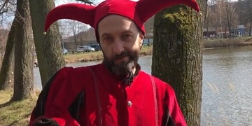 Vůdce sekty vydávající se za Boha na zemi byl zadržen