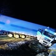Noční havárie kamionu
