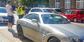 Máš platný zákaz řízení, tak co sednout do auta a zajet si ho na úřad vyřešit?