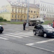 DNES:  Babička vezoucí vnuka nedala přednost cisterně