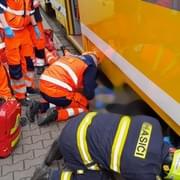 Střet tramvaje s chodkyní, žena je velmi vážně zraněna + doplněna žádost policie
