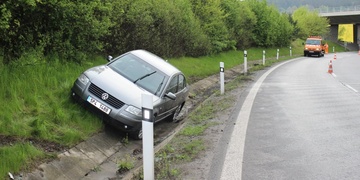 Mladý řidič nezvládl zatáčku u nájezdu na dálnici