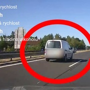 Jak na sebe při řízení pod vlivem alkoholu co nejlépe upozornit policisty?