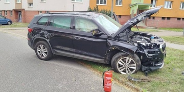 Střet osobního vozu s lampou pouličního osvětlení