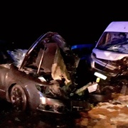 Střet dodávky s osobním vozem, hasiči vyprošťovali dva zraněné
