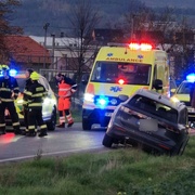 Tragická nehoda, motocyklista zemřel ještě v sanitce