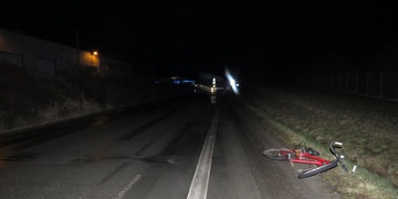 Řidič srazil cyklistu a ujel