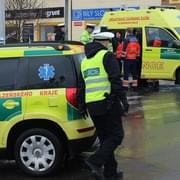 Mladá žena srazila na přechodu seniora