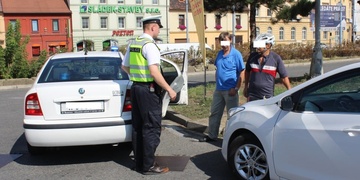 Sražený cyklista na křižovatce Přemyslova a Kotkova